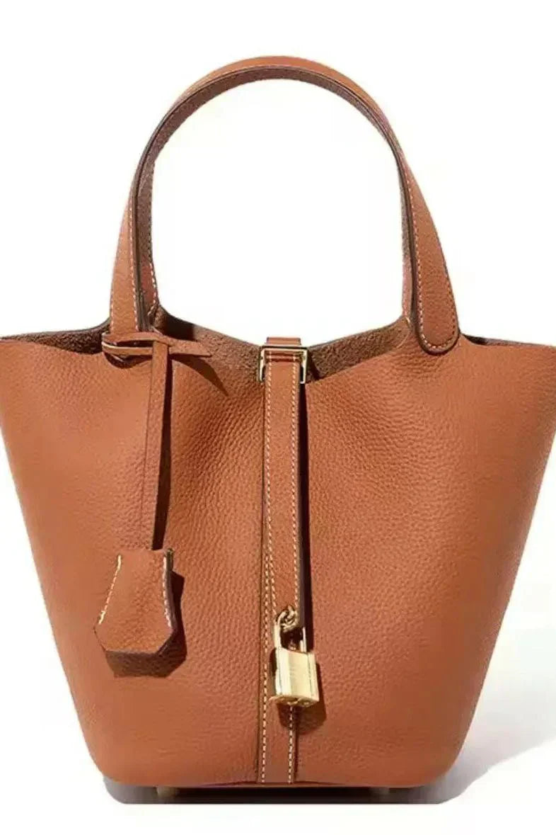 Luxe Bucket Bag mit Schlossdetail